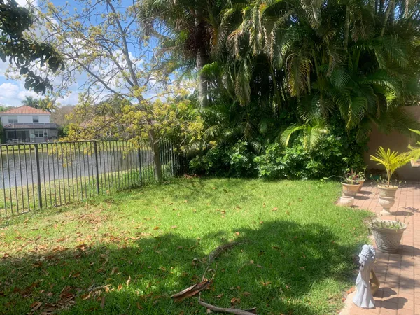 $850,000 | 8292 Calabria Lakes Drive, Boynton Beach, FL 33473