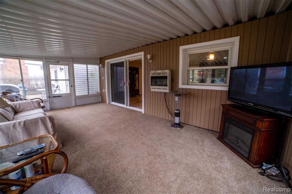 42262 Park Ridge Road Novi, MI 48375 - Photo 12 of 37