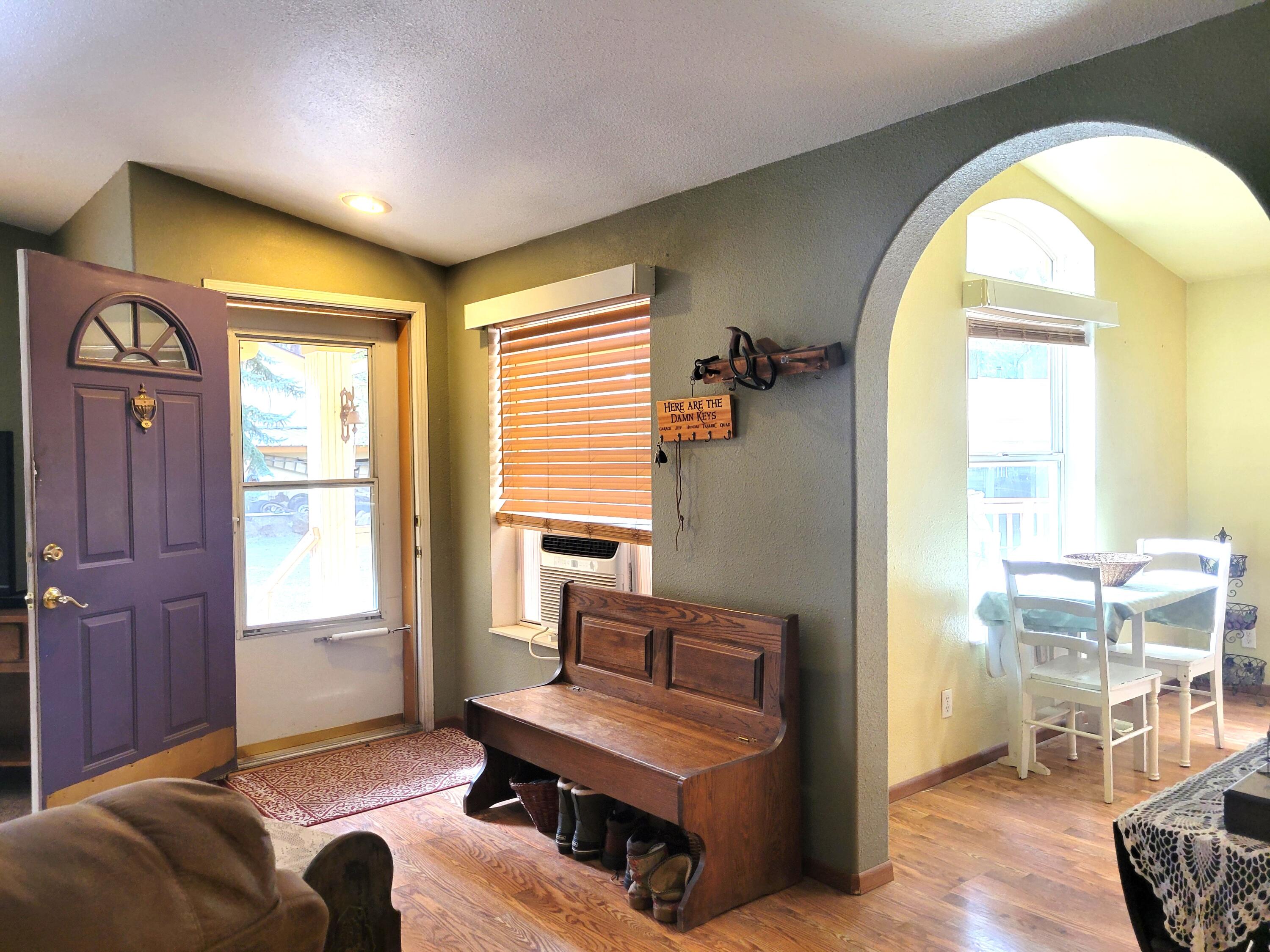 59988 Navajo Road Bend, OR 97702 - Photo 39 of 39 Laminate flooring, lots of windows, Great Room floor plan