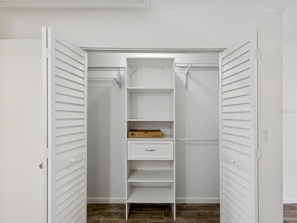 2284 Oak Neck Road, Unit E Clearwater, FL 33763 - Photo 27 of 42 Gallery Image 27