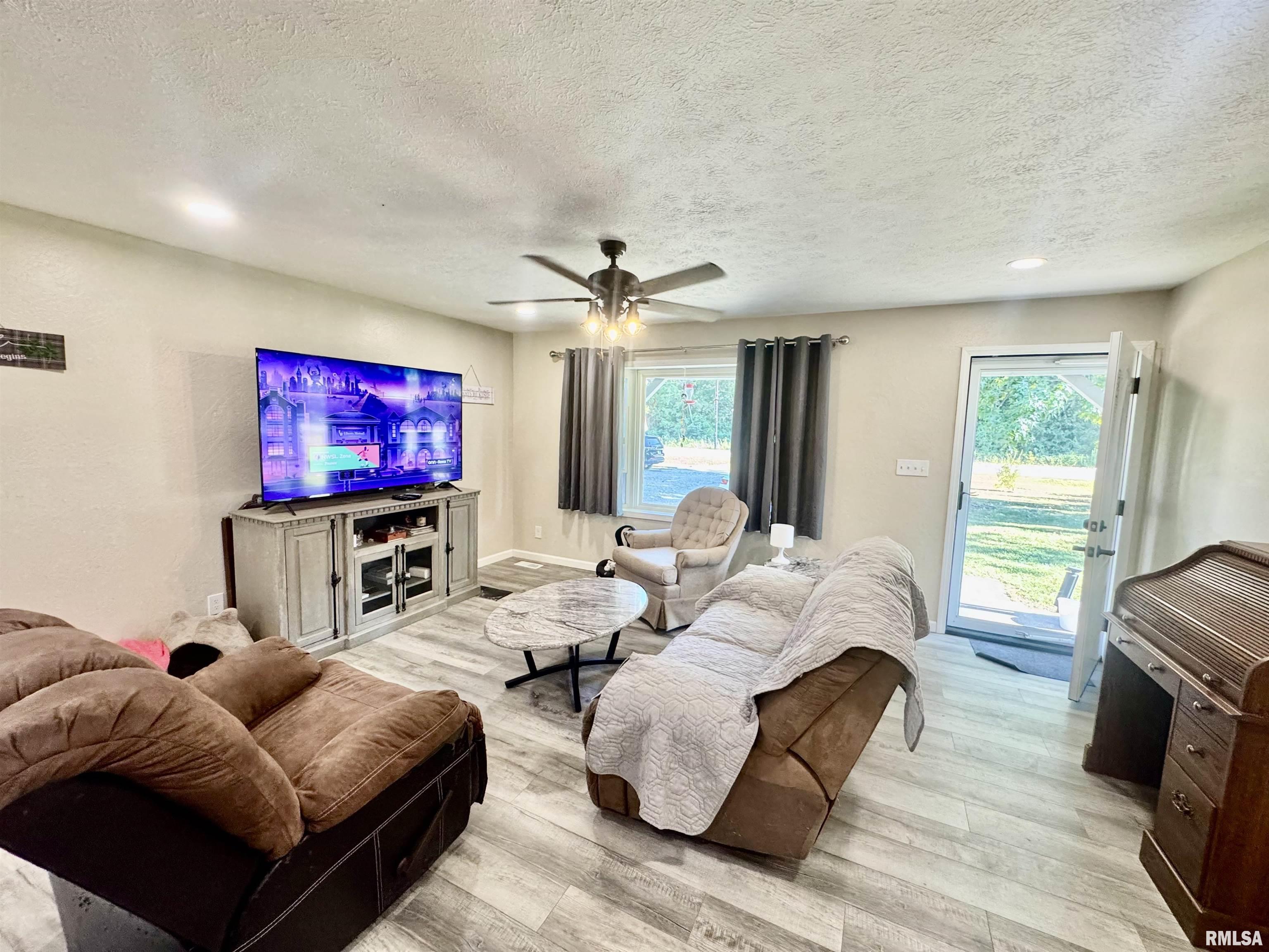 1617 Green Street Road Centralia, IL 62801 - Photo 2 of 18