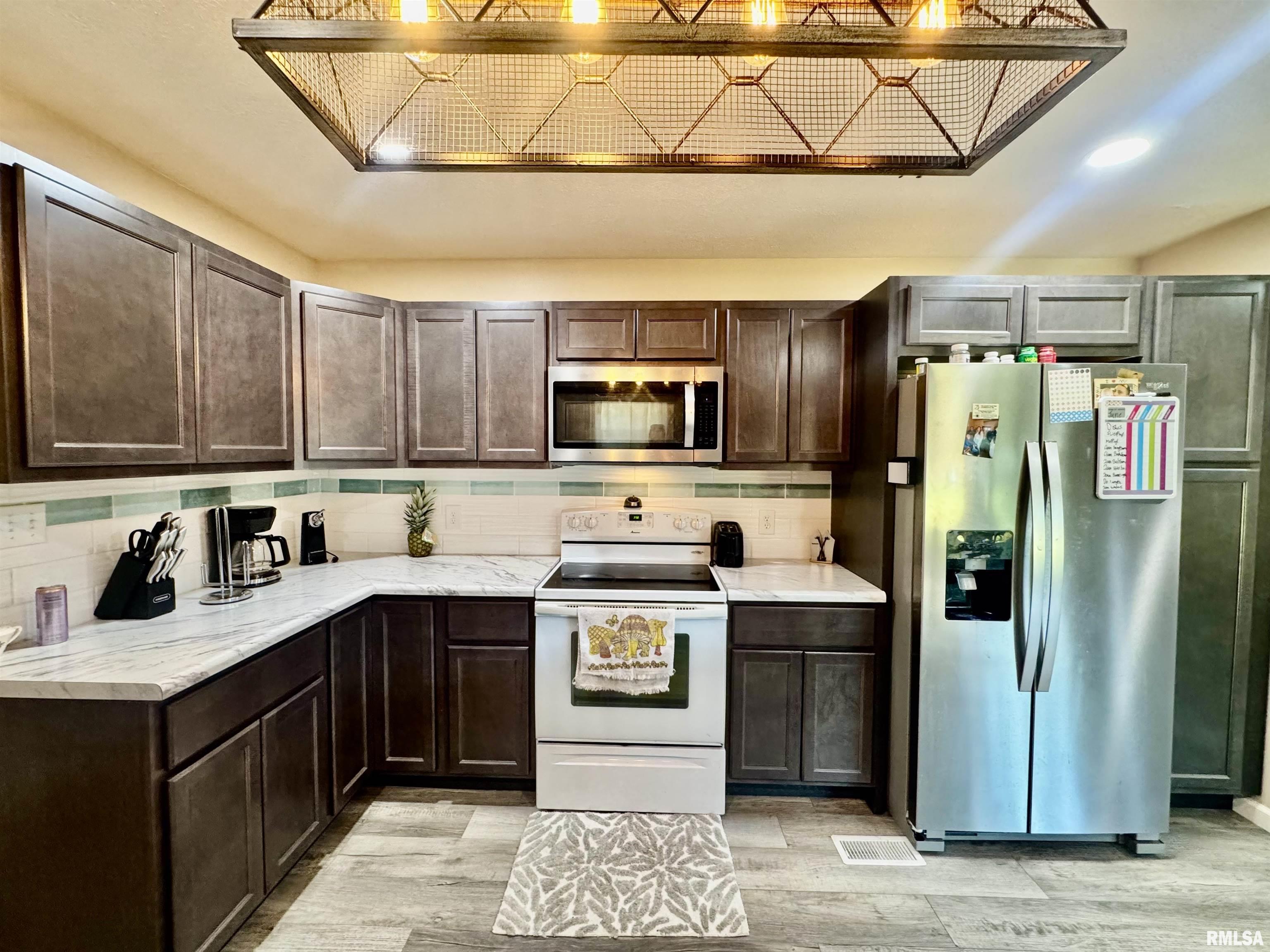 1617 Green Street Road Centralia, IL 62801 - Photo 5 of 18