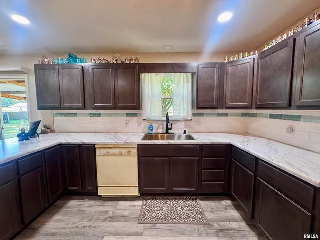 $169,900 | 1617 Green Street Road, Centralia, IL 62801