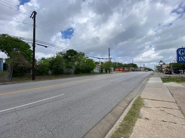 $450,000 | 204 South 75th Street, Houston, TX 77011