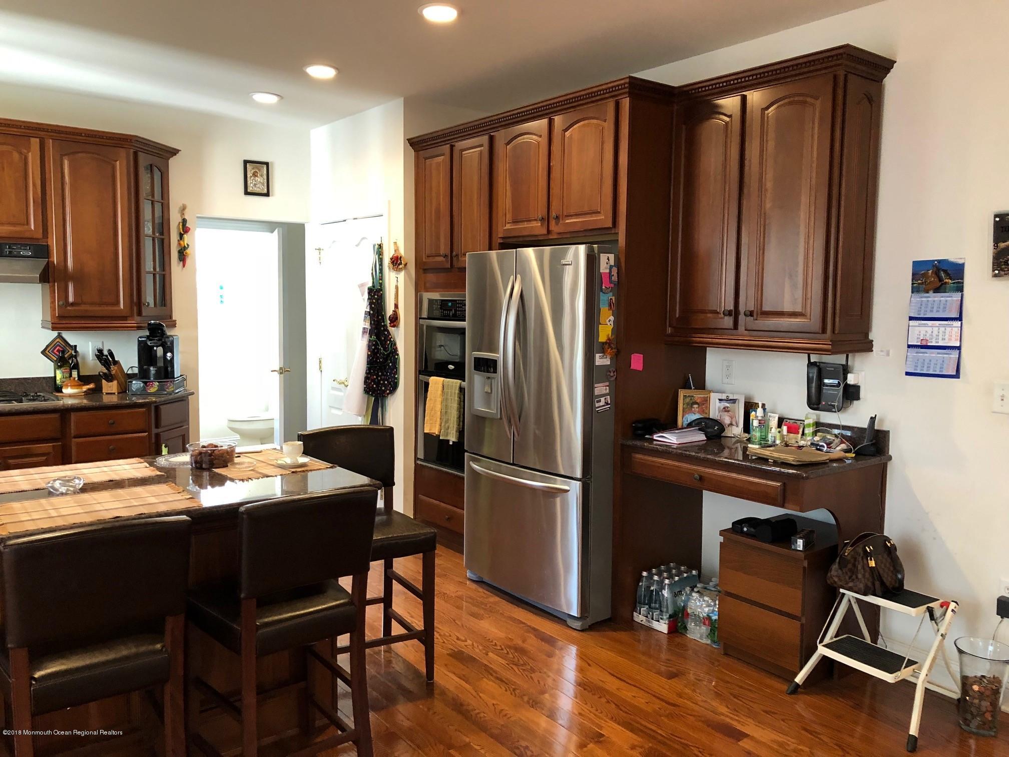 24 Emily Road Manalapan, NJ 07726 - Photo 7 of 28 breakfast bar