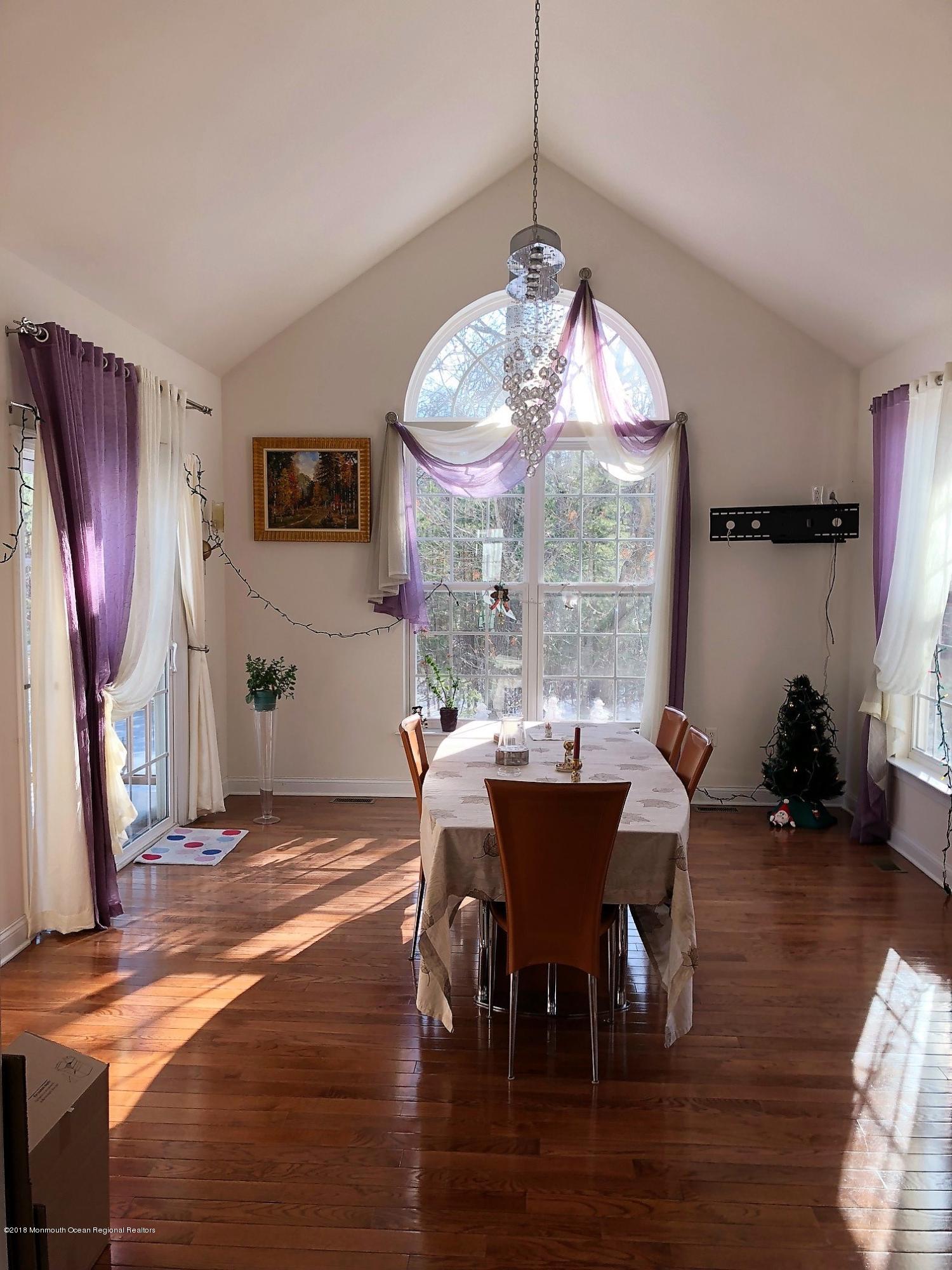 24 Emily Road Manalapan, NJ 07726 - Photo 8 of 28 morning room