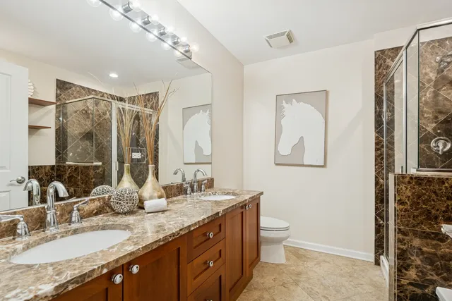 $374,000 | 2472 West Foster Avenue, Unit 209, Chicago, IL 60625