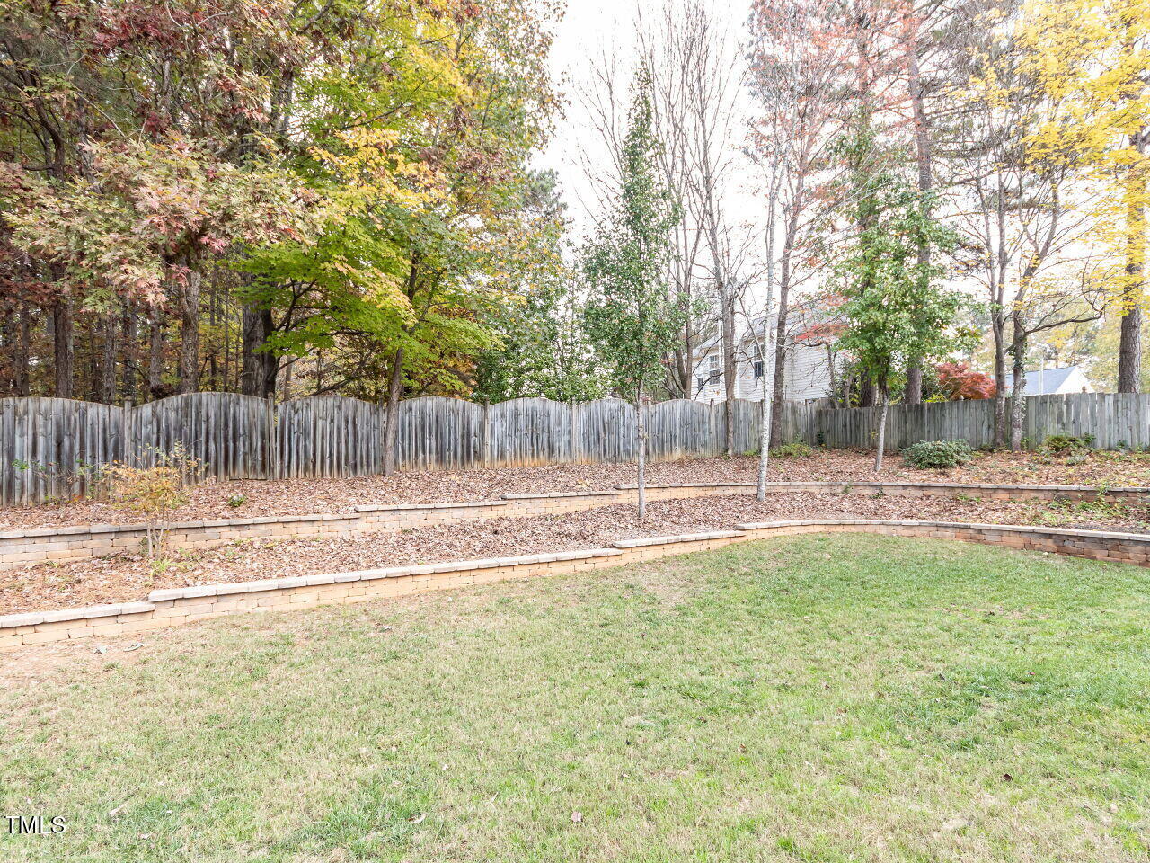 9113 Erinsbrook Drive Raleigh, NC 27617 - Photo 30 of 31 035-1280x960-backyard