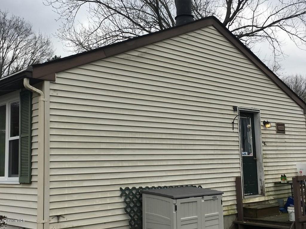 10 Albermarle Road Pittsfield, MA 01201 - Photo 3 of 14 IMG_7152