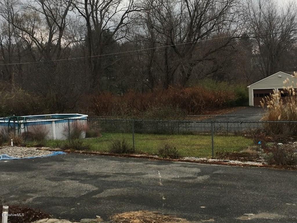 10 Albermarle Road Pittsfield, MA 01201 - Photo 5 of 14 IMG_7151