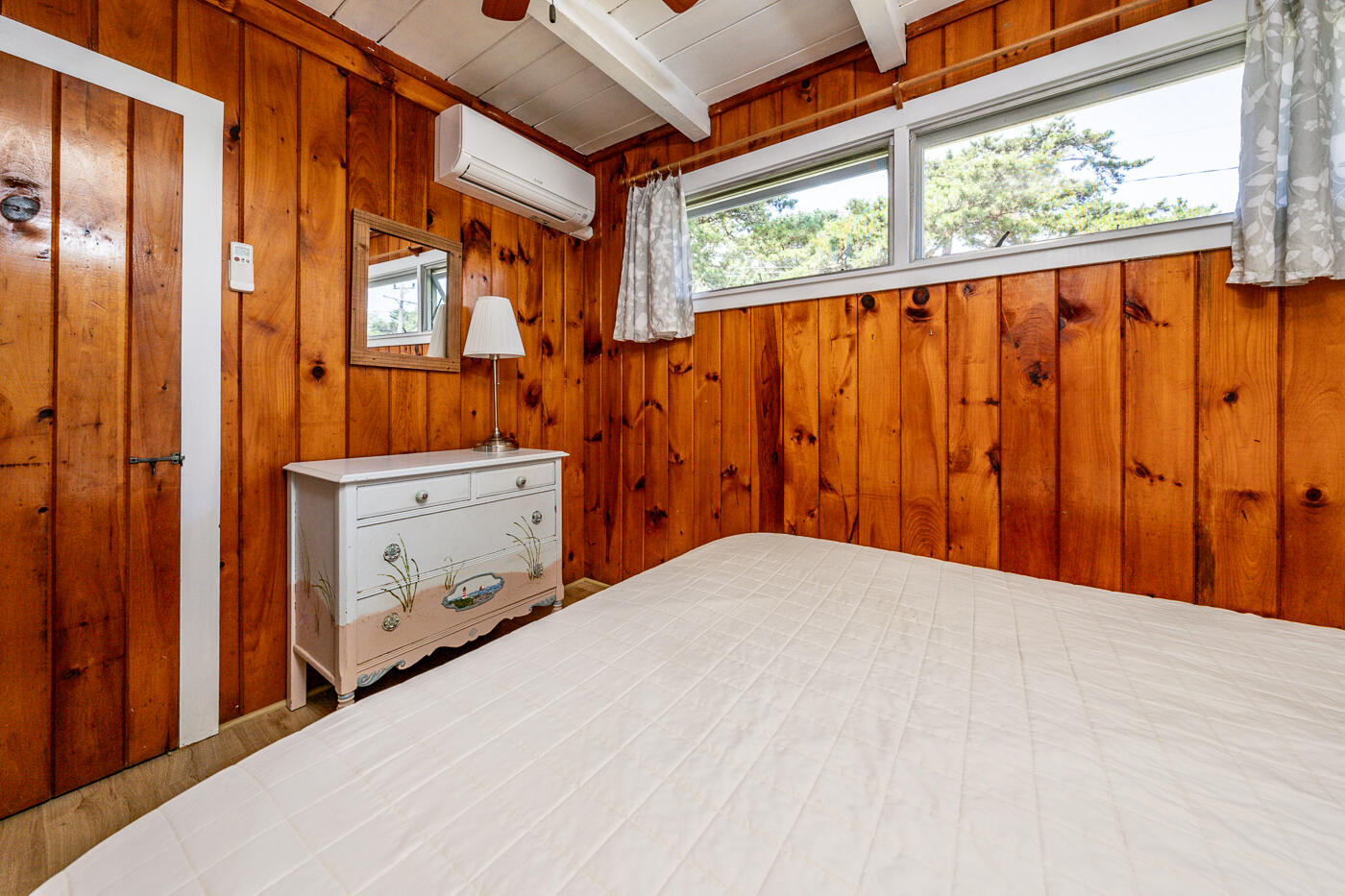 370 Wilson Avenue, Unit 4 Wellfleet, MA 02667 - Photo 26 of 35 3rdbedroom3