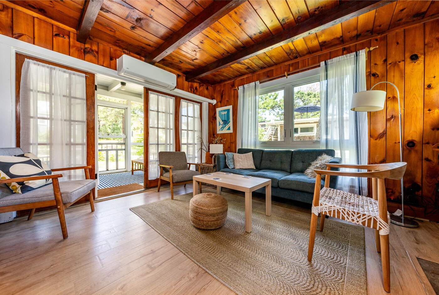 370 Wilson Avenue, Unit 4 Wellfleet, MA 02667 - Photo 9 of 35 livroom2