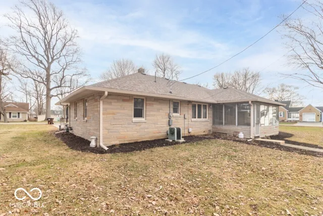 $234,900 | 209 South Jefferson Street, Sulphur Springs, IN 47356