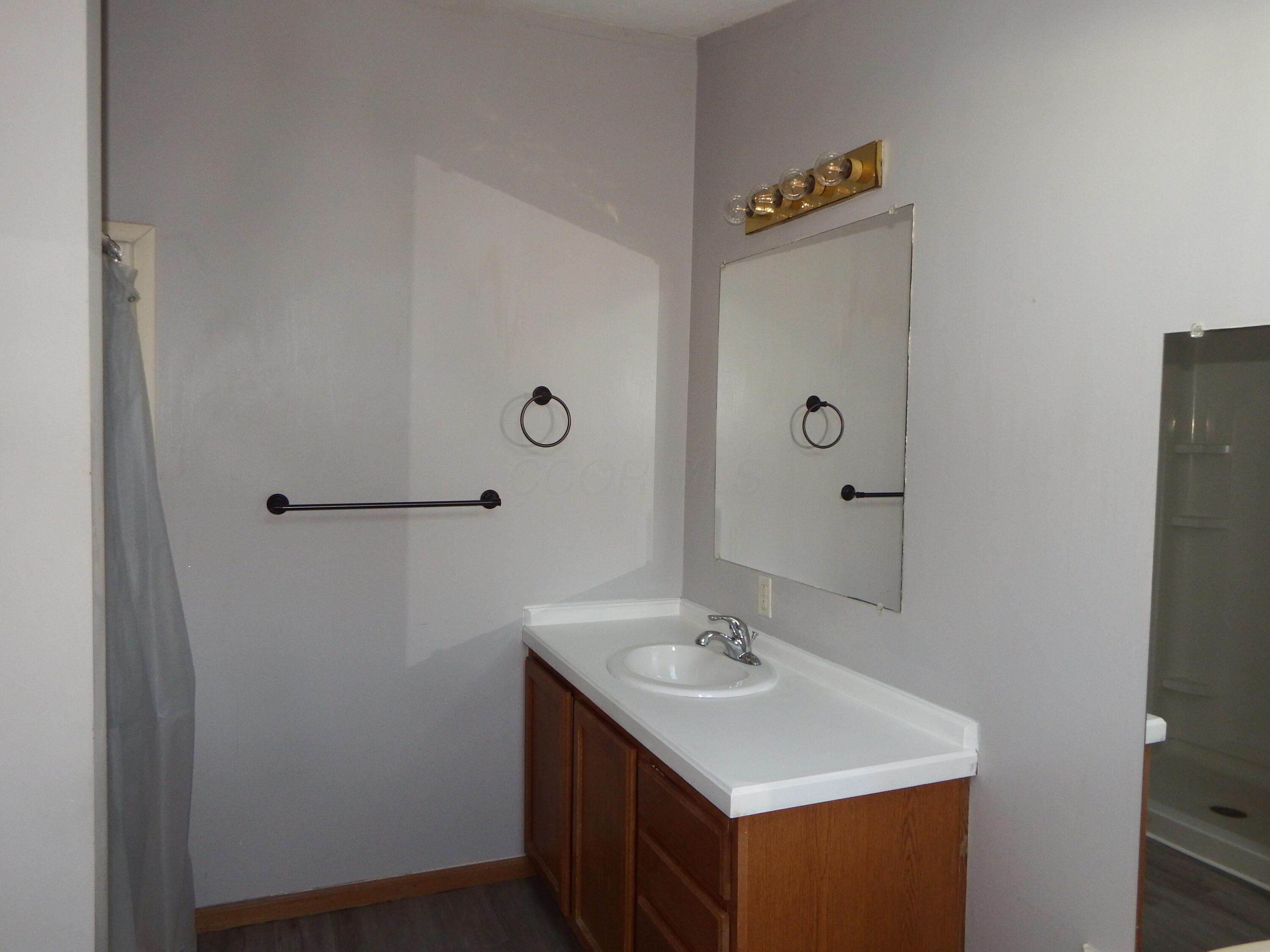 422 Lockbay Road Commercial Point, OH 43116 - Photo 8 of 12 Gallery Image 8