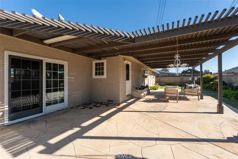 $1,050,000 | 2020 West Willow Avenue, Orange, CA 92868