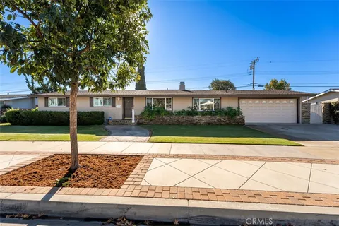$1,050,000 | 2020 West Willow Avenue, Orange, CA 92868