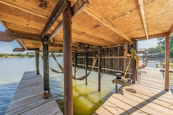 $749,999 | 300 Shoreline Drive, Azle, TX 76020