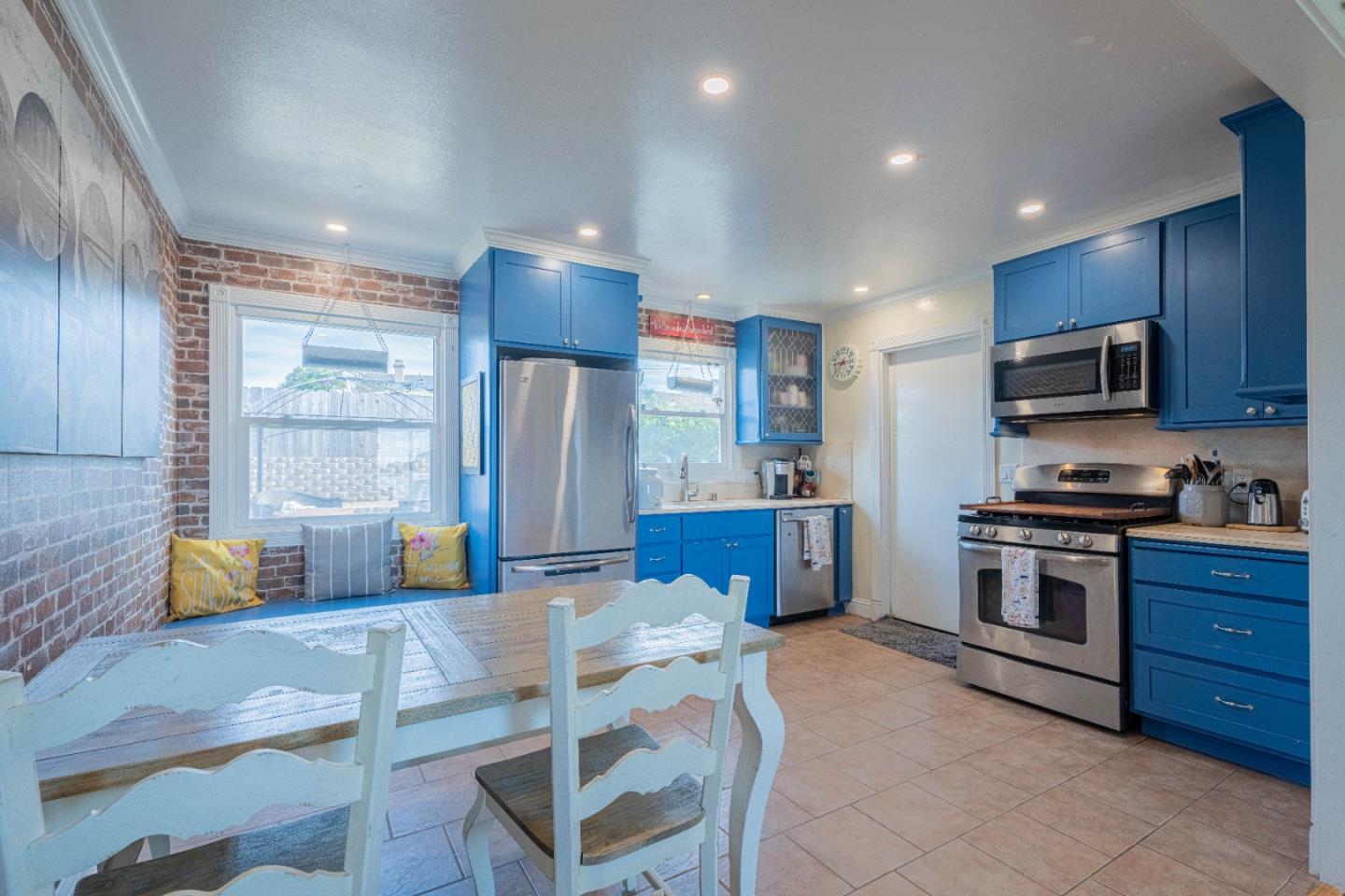 2080 Buchanan Street Seaside, CA 93955 - Photo 14 of 28