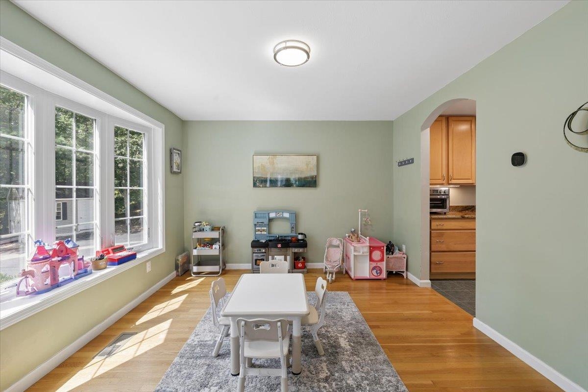 7 Gauthier Road Merrimack, NH 03054 - Photo 6 of 35 Gallery Image 6