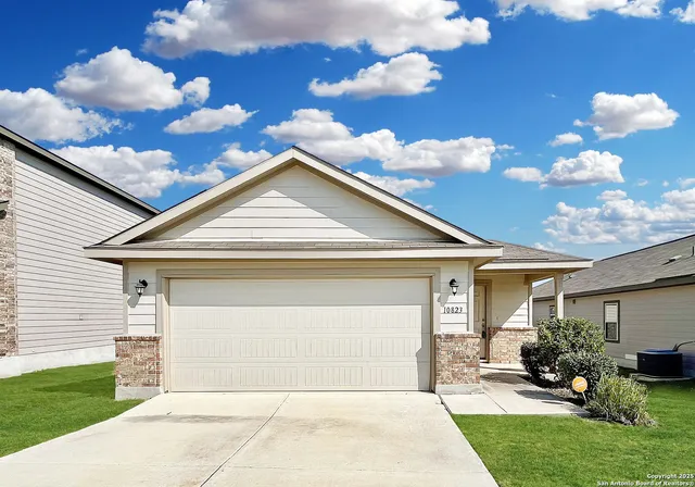 $1,550 | 10823 Airmen Drive, Converse, TX 78109