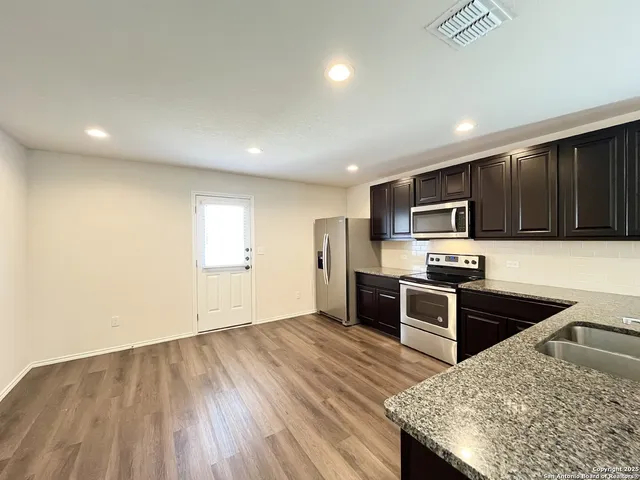 $1,550 | 10823 Airmen Drive, Converse, TX 78109