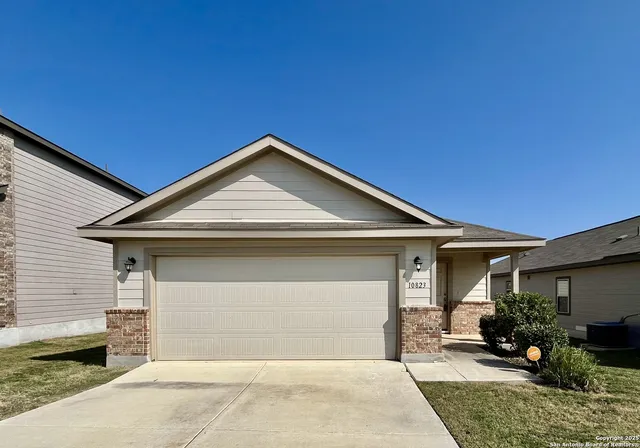 $1,550 | 10823 Airmen Drive, Converse, TX 78109
