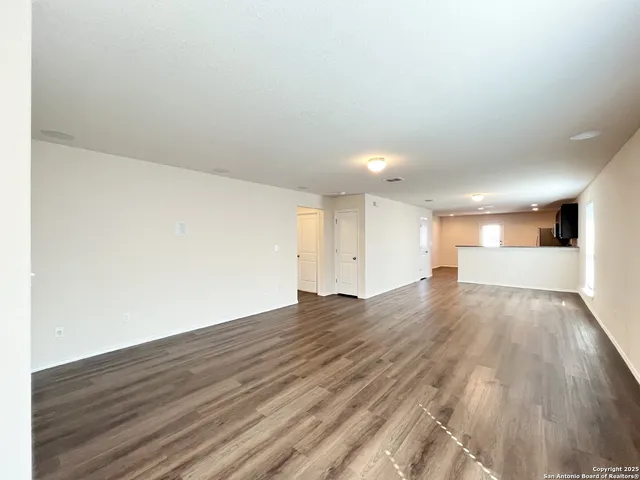 $1,550 | 10823 Airmen Drive, Converse, TX 78109