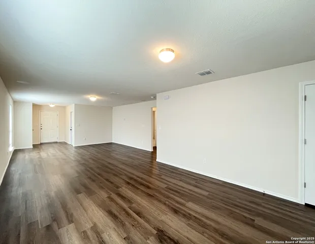 $1,550 | 10823 Airmen Drive, Converse, TX 78109