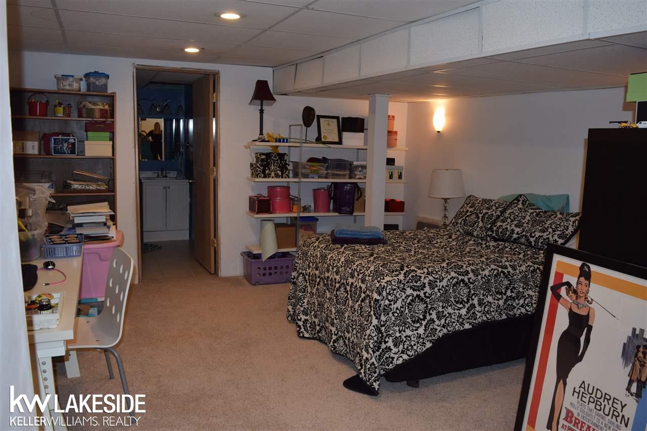 3199 Salem Drive Rochester, MI 48306 - Photo 58 of 64 31315844-57.JPG