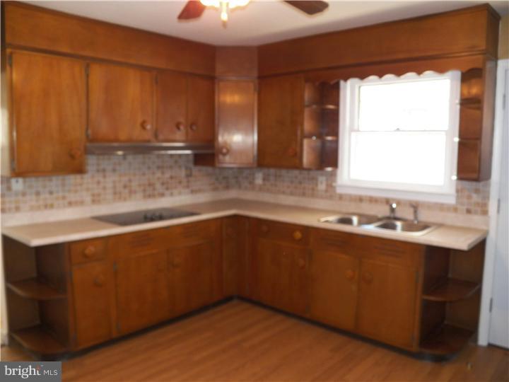 227 Brookhaven Road Brookhaven, PA 19015 - Photo 11 of 25 Kitchen
