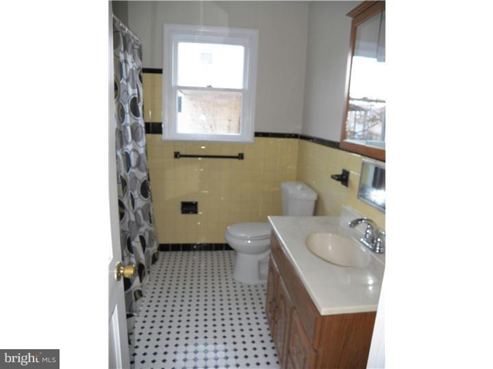 227 Brookhaven Road Brookhaven, PA 19015 - Photo 18 of 25 Bathroom