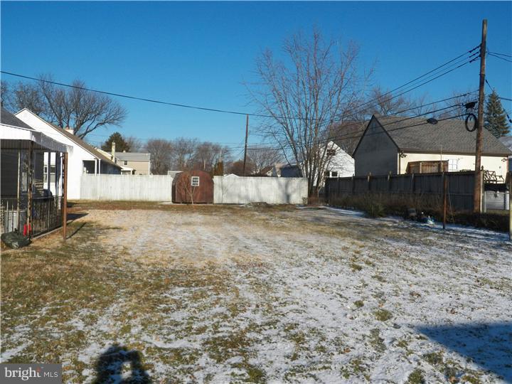 227 Brookhaven Road Brookhaven, PA 19015 - Photo 6 of 25 Back Yard