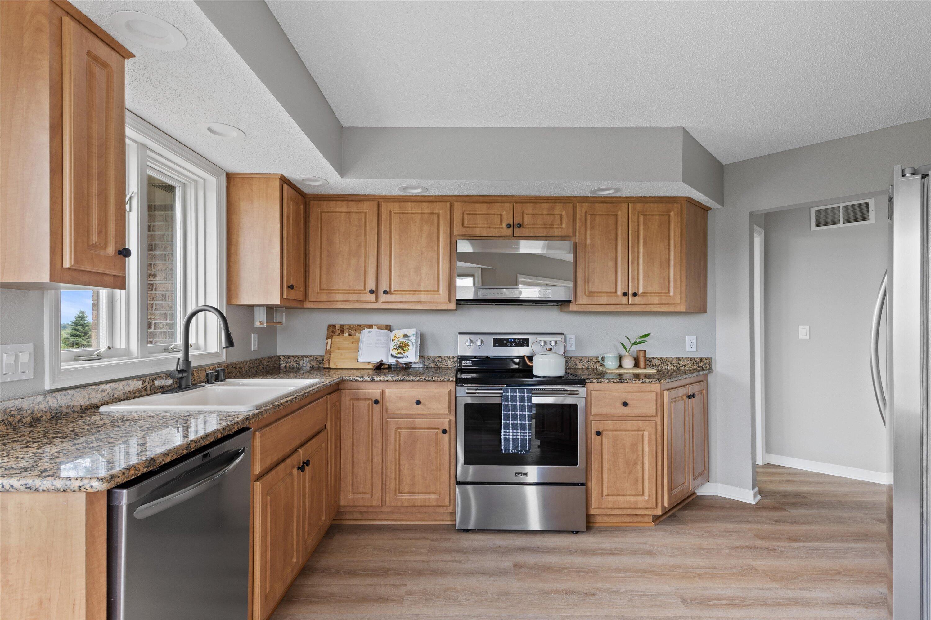 N14-w30046 High Ridge Road Delafield, WI 53072 - Photo 16 of 56 Kitchen