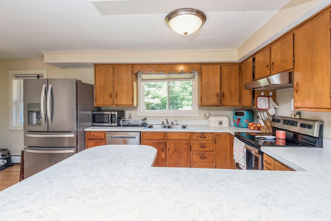 289 Country Club Road Sanford, ME 04073 - Photo 8 of 29 07_289CountryClubRd_2007_HiRes