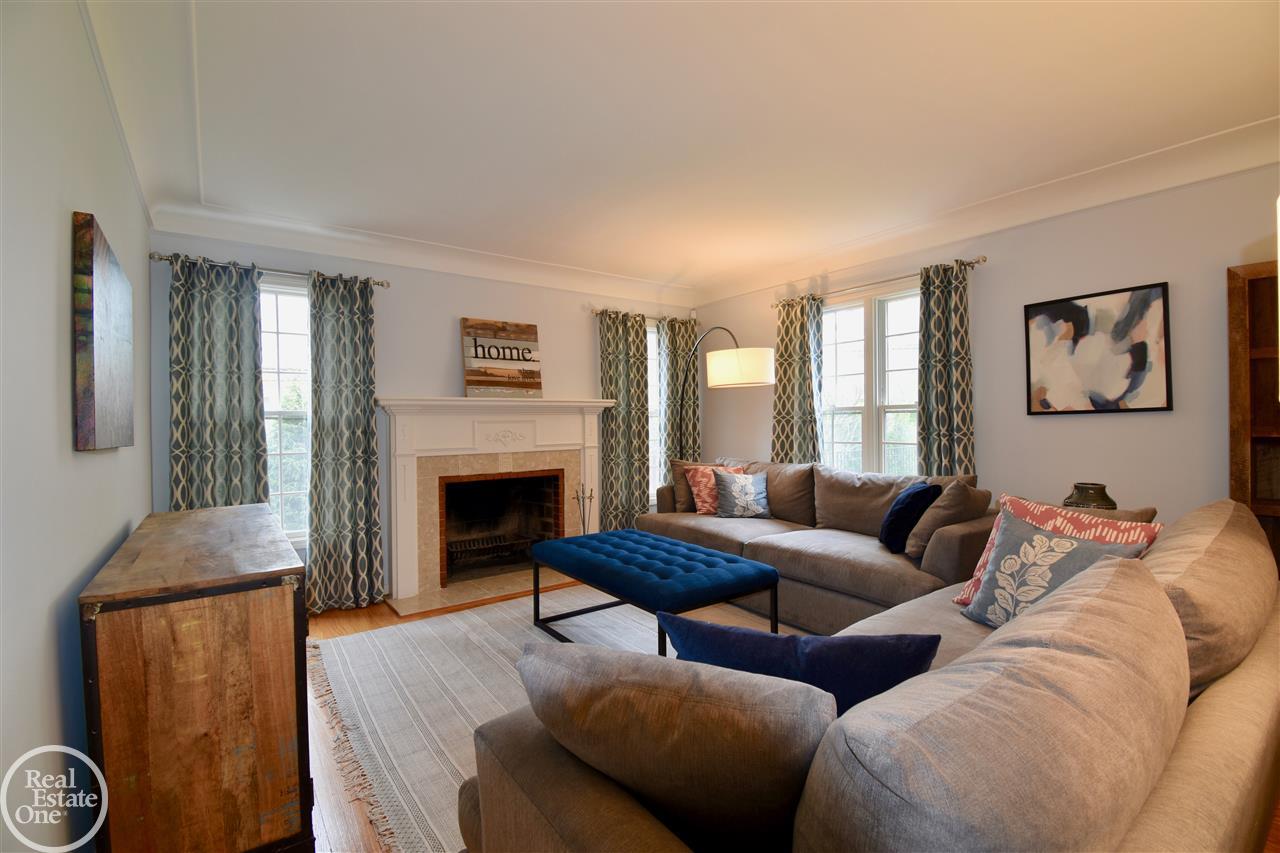 1280 North Oxford Road Grosse Pointe, MI 48236 - Photo 8 of 27 50008286-7.JPG