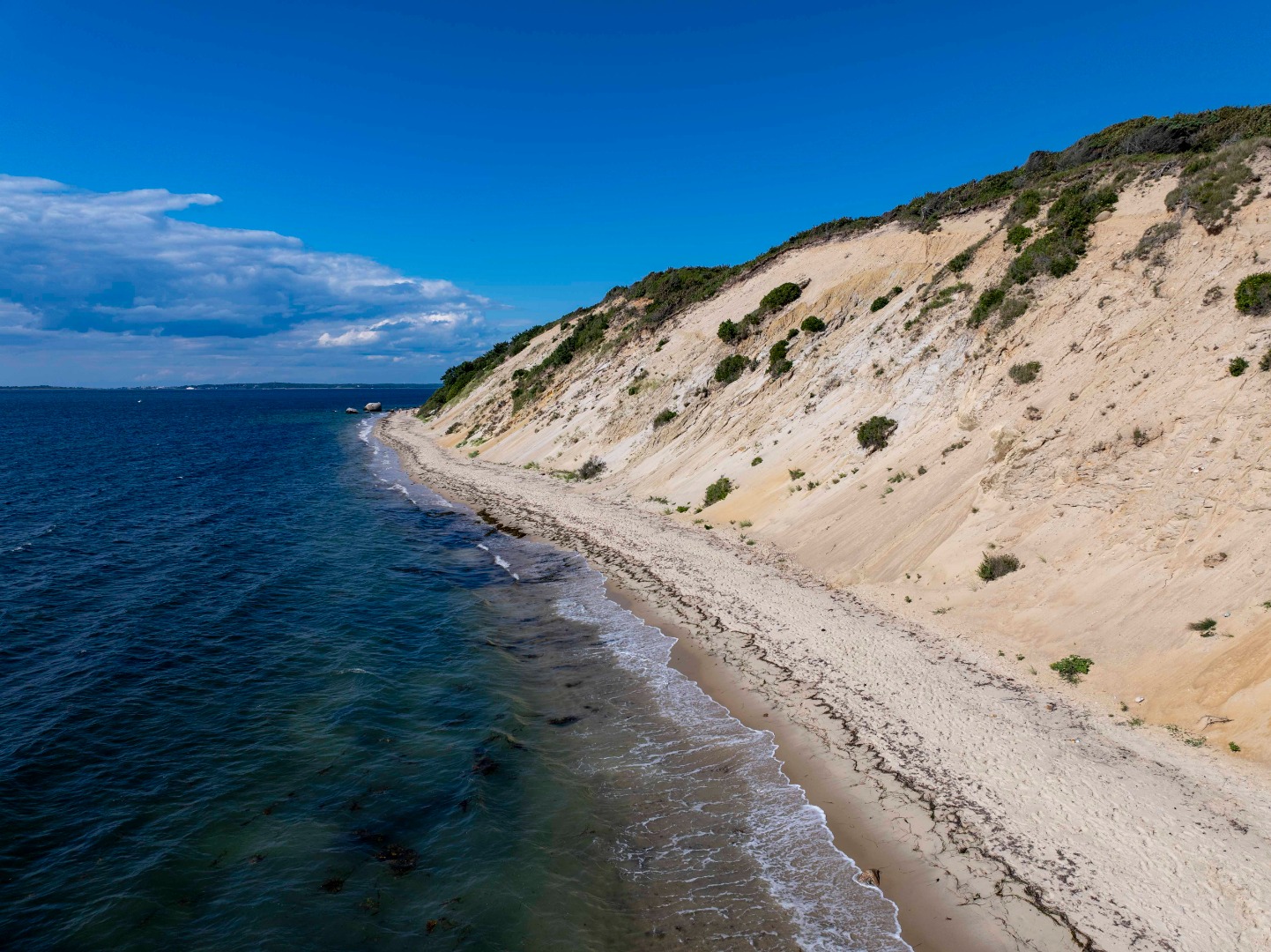135 Capawock Road West Tisbury, MA 02568 - Photo 9 of 25 a view of a ocean view
