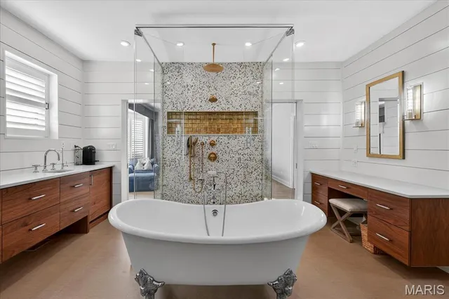 $2,150,000 | 9760 Old Warson Road, St. Louis, MO 63124