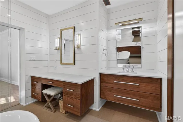 $2,150,000 | 9760 Old Warson Road, St. Louis, MO 63124