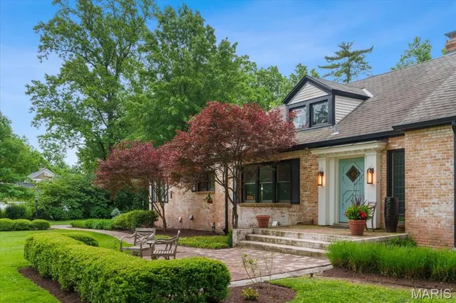 $2,150,000 | 9760 Old Warson Road, St. Louis, MO 63124