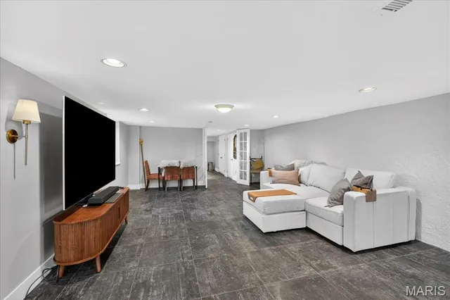 $2,150,000 | 9760 Old Warson Road, St. Louis, MO 63124