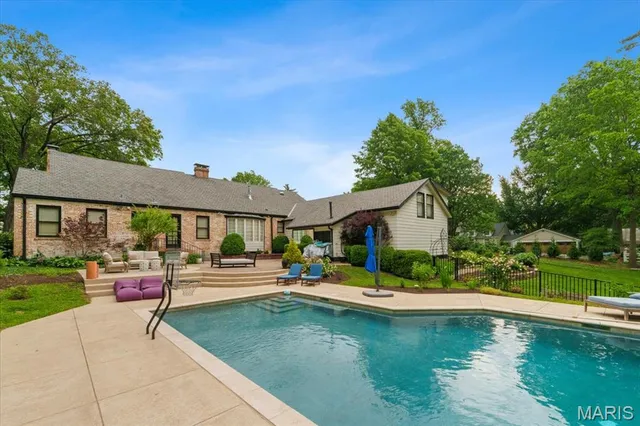 $2,150,000 | 9760 Old Warson Road, St. Louis, MO 63124