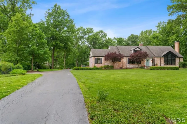 $2,150,000 | 9760 Old Warson Road, St. Louis, MO 63124