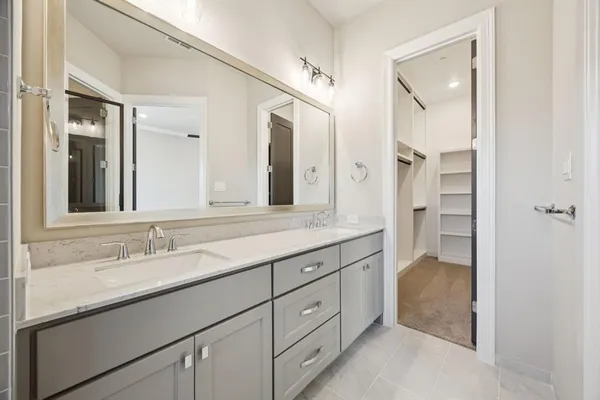 $599,000 | 305 Sunset Lane, Unit 102, Fort Worth, TX 76114