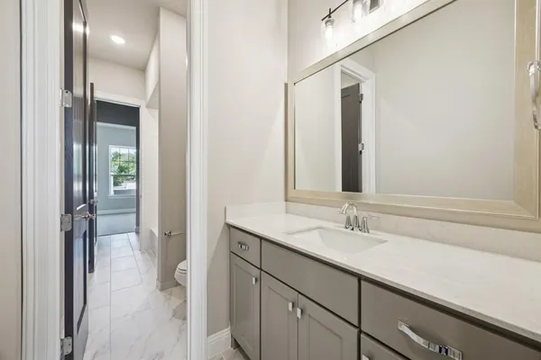 $599,000 | 305 Sunset Lane, Unit 102, Fort Worth, TX 76114