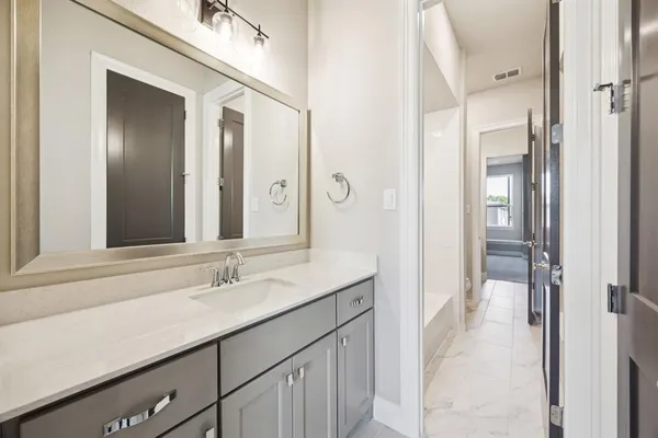 $599,000 | 305 Sunset Lane, Unit 102, Fort Worth, TX 76114