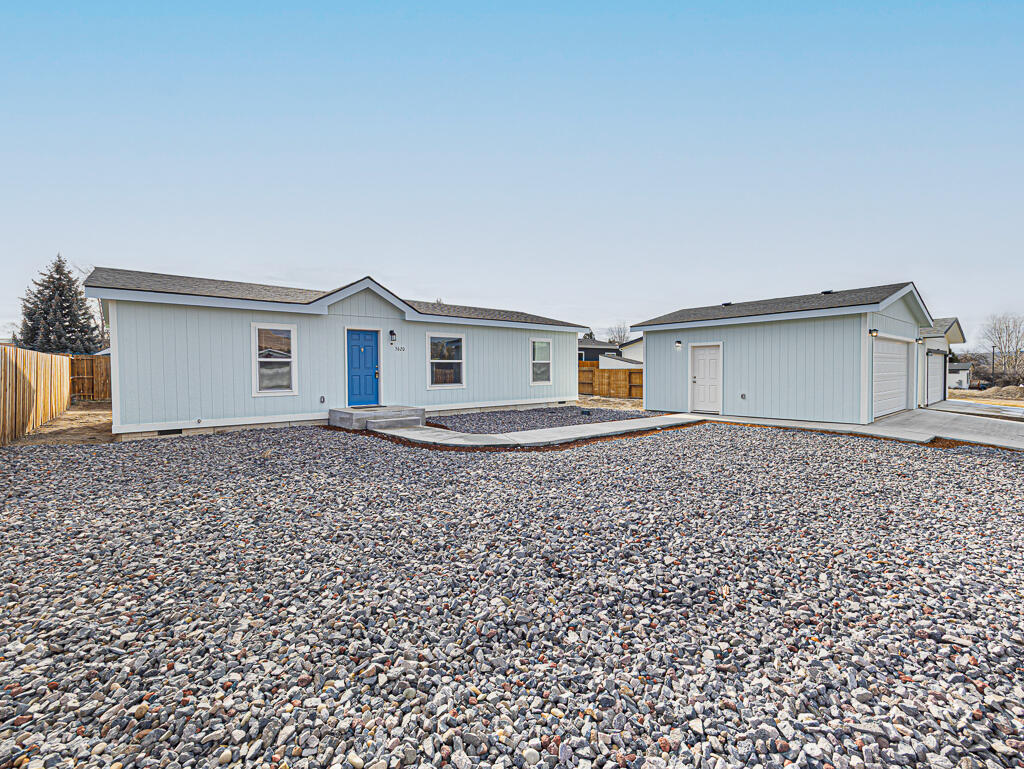 5620 Edith Way Klamath Falls, OR 97603 - Photo 4 of 26 Edith-04