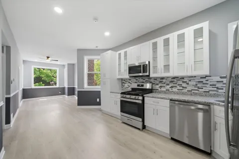 $500,000 | 4108 West Wilcox Street, Chicago, IL 60624
