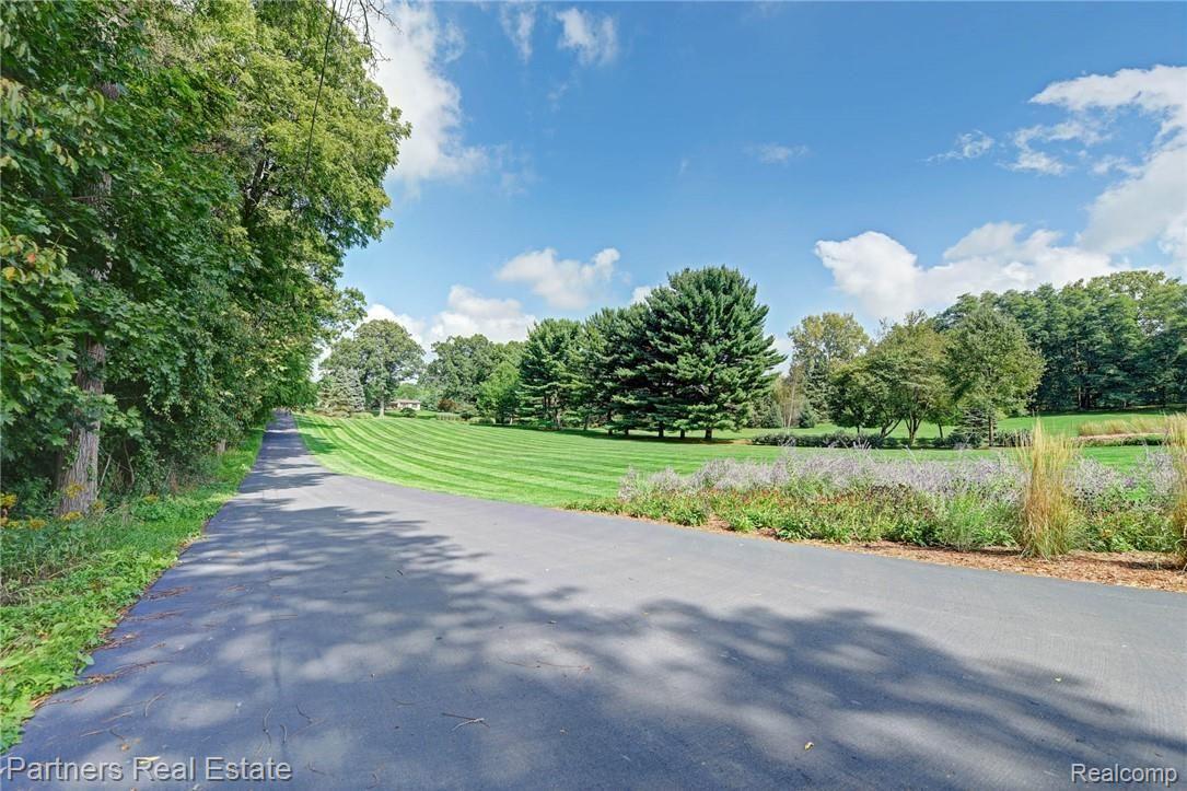 3475 Patterson Lk Road Pinckney, MI 48169 - Photo 8 of 40 DSC_3664_5_6.jpg