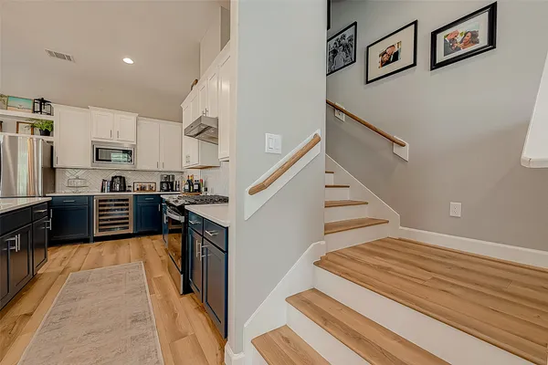 $4,400 | 909 A West 35th Street, Unit A, Houston, TX 77018