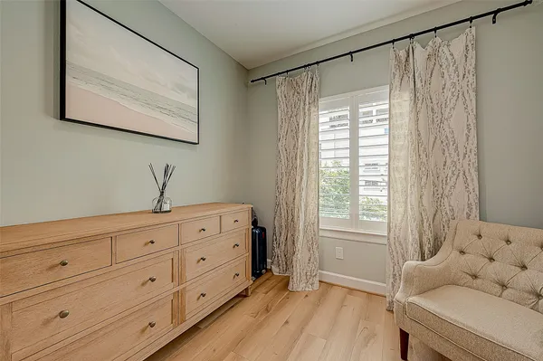 $4,400 | 909 A West 35th Street, Unit A, Houston, TX 77018